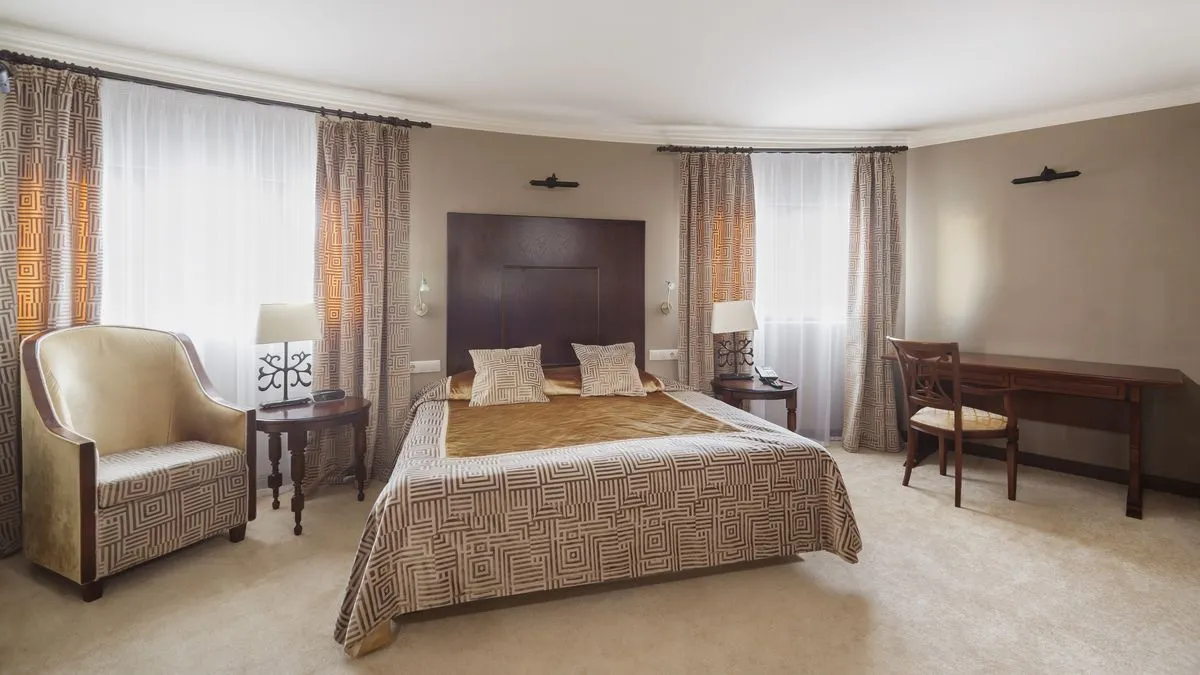 Сьют — Замок Богатырь