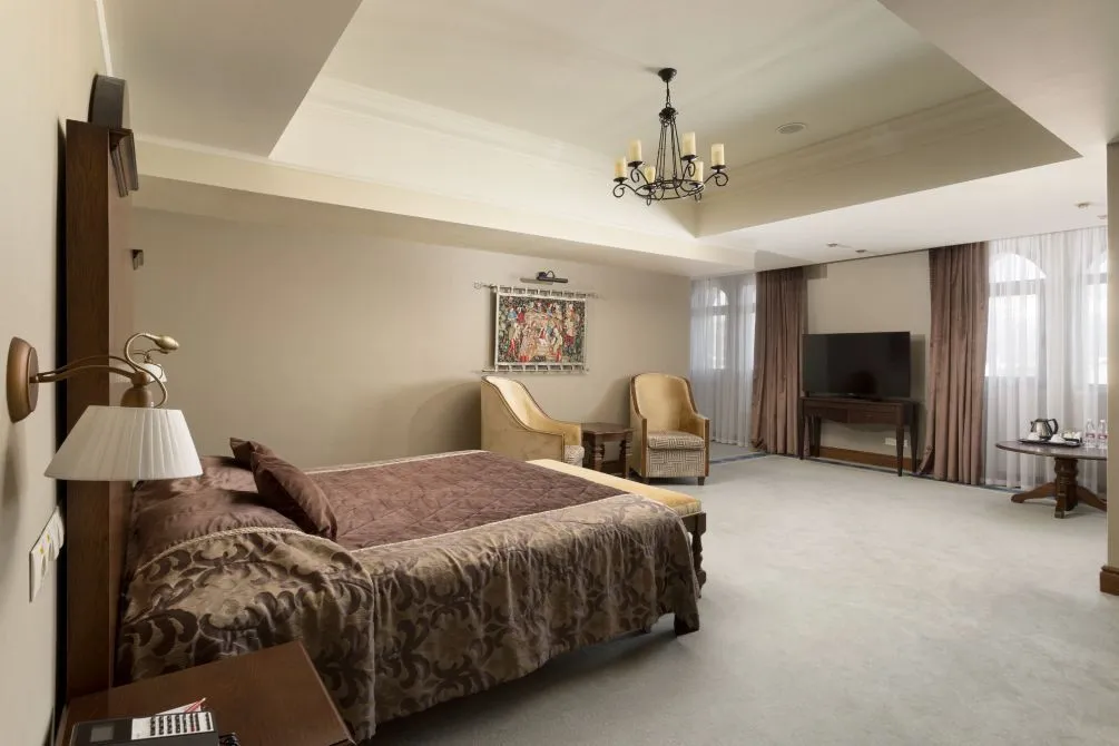 Люкс Королевы — спальня